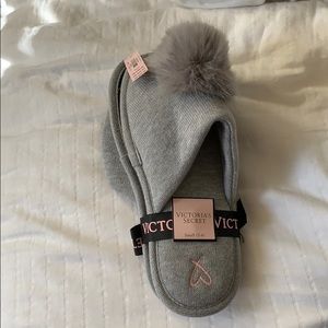 Pom Pom slippers